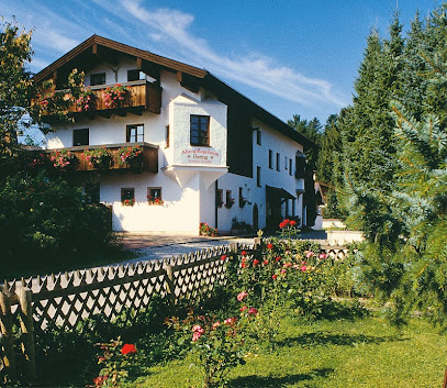 Pflegeheim Altenpflegeheim Seniorenfamilie Hering