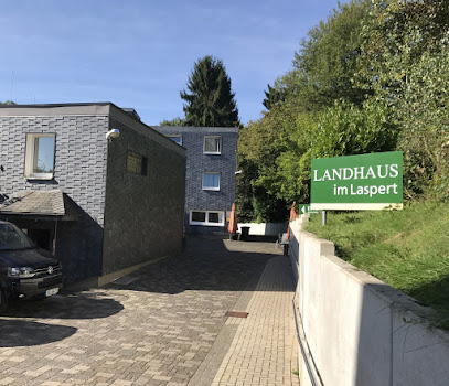 Pflegeheim Landhaus im Laspert Seniorenpflegeheim / Landhaus Leonide Servicewohnen