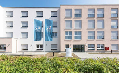 Seniorenzentrum AZURIT Seniorenzentrum "Elbharmonie"