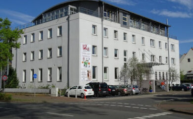 Seniorenheim 𝗦𝗲𝗻𝗶𝗼𝗿𝗲𝗻𝗵𝗲𝗶𝗺 Bachstraße - 𝗔𝗹𝘁𝗲𝗻𝗵𝗲𝗶𝗺 & 𝗣𝗳𝗹𝗲𝗴𝗲𝗵𝗲𝗶𝗺 𝗛𝗮𝗻𝗻𝗼𝘃𝗲𝗿